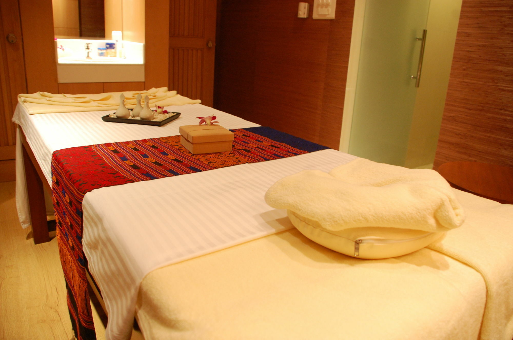 Ellaa Hotel Gachibowli Hyderabad Luaran gambar