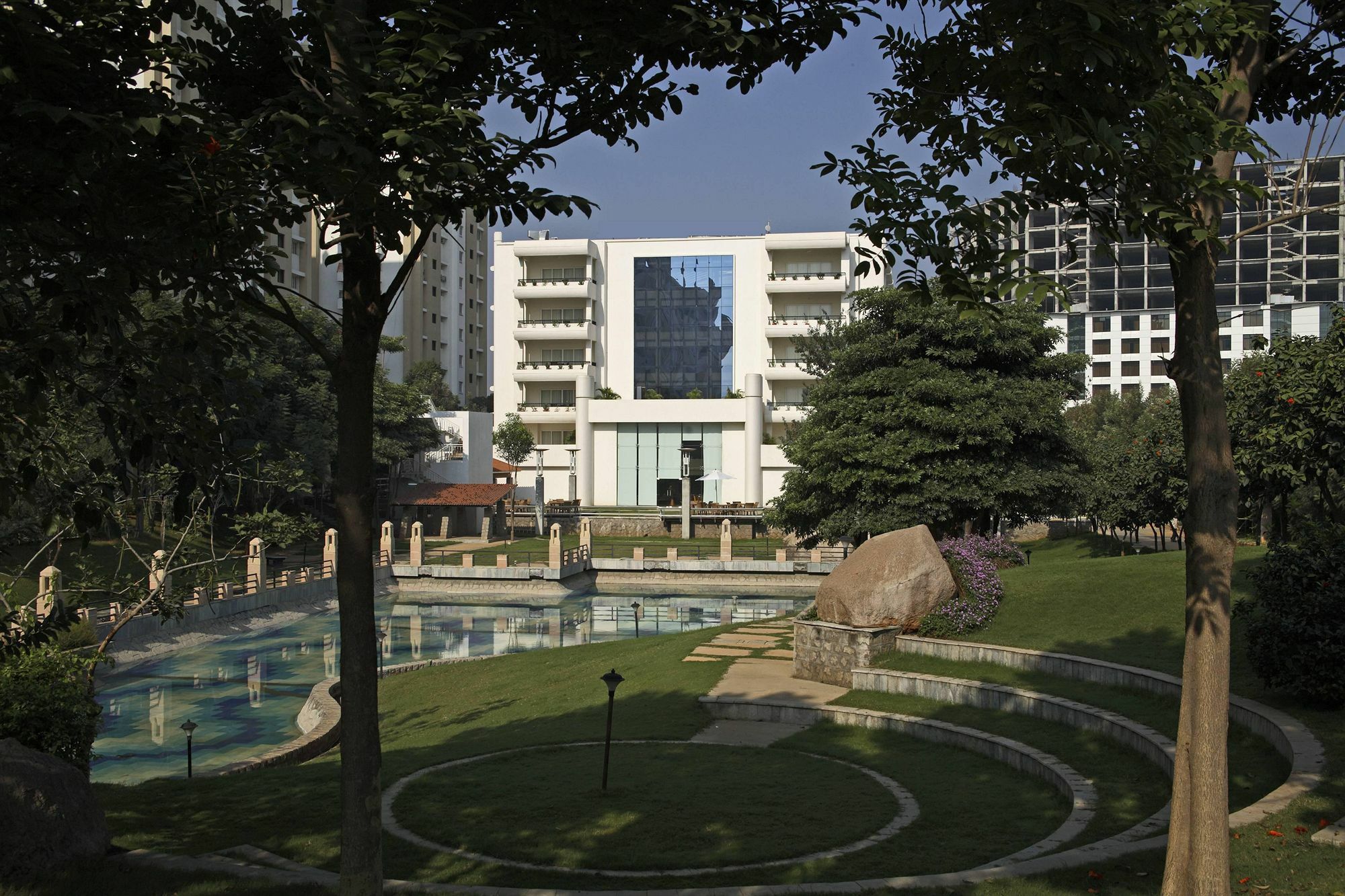 Ellaa Hotel Gachibowli Hyderabad Kemudahan gambar
