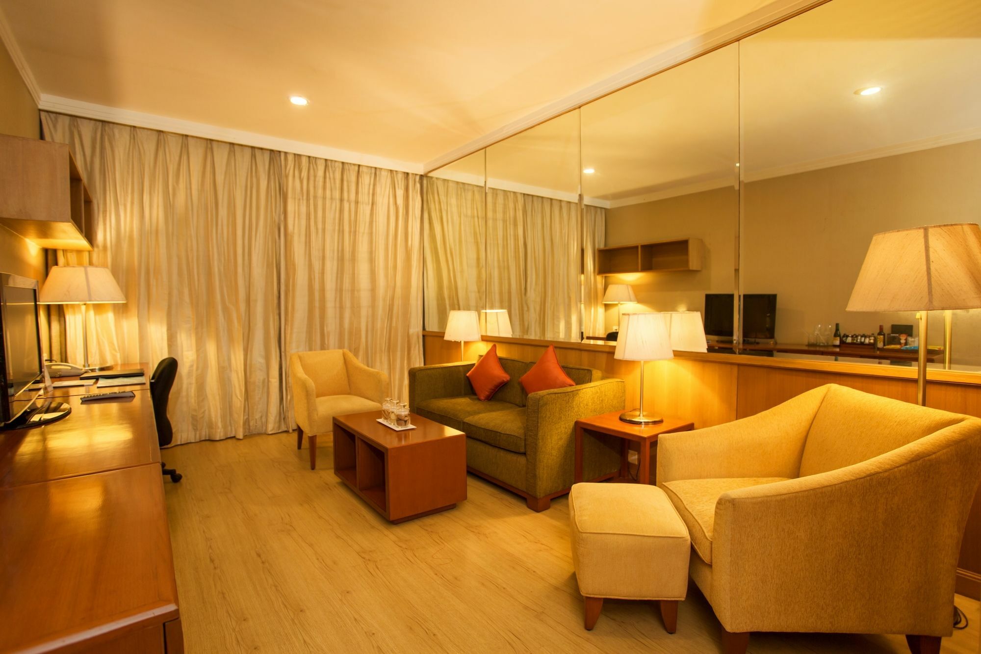 Ellaa Hotel Gachibowli Hyderabad Luaran gambar